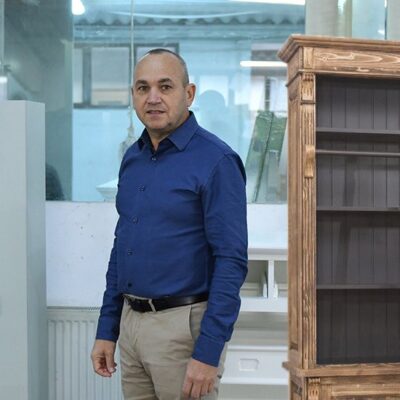 Unde se fabrică mobila Rustic Butique?