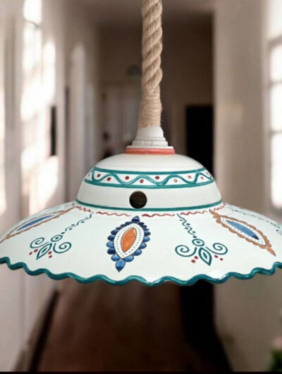 Ispas Ceramică: superbe corpuri de iluminat din argilă pictată