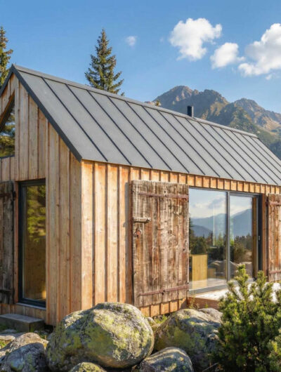 Lama Wood ne propune șura de locuit