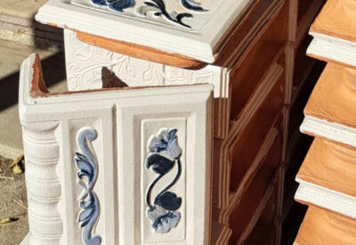 Cahle realizate manual, într-o fabrică din Câmpulung Muscel