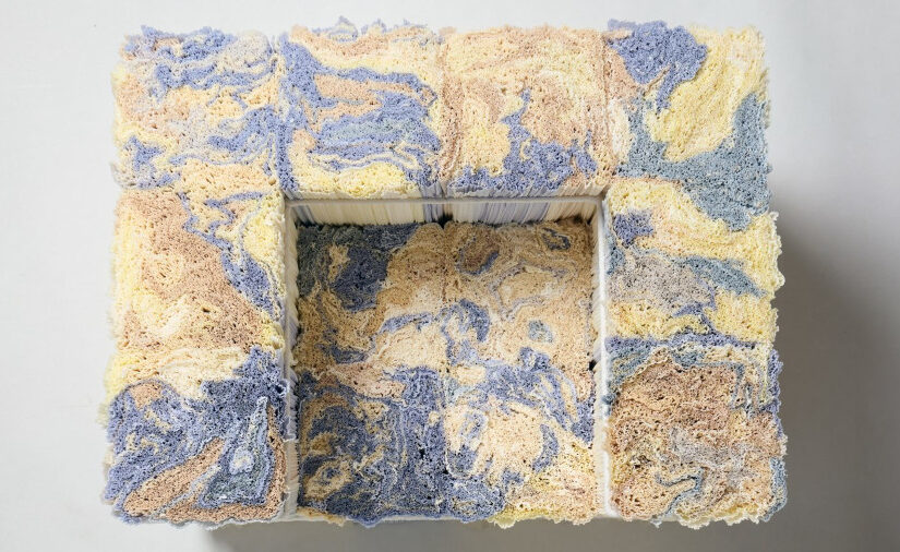 Casa de modă Miyake lansează mobilier din hârtie