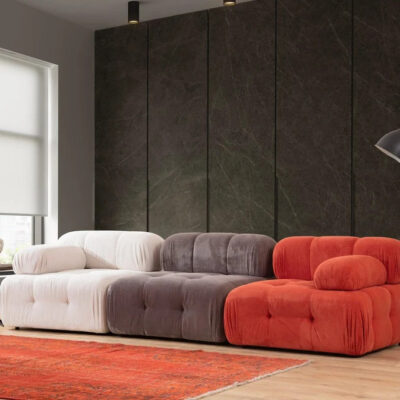 Canapea multicoloră – mobilier cu alai